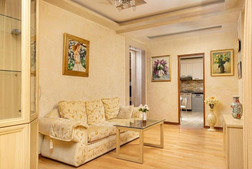 Large 2 Bedroom with Balcony, Saryan street Apartment in Yerevan