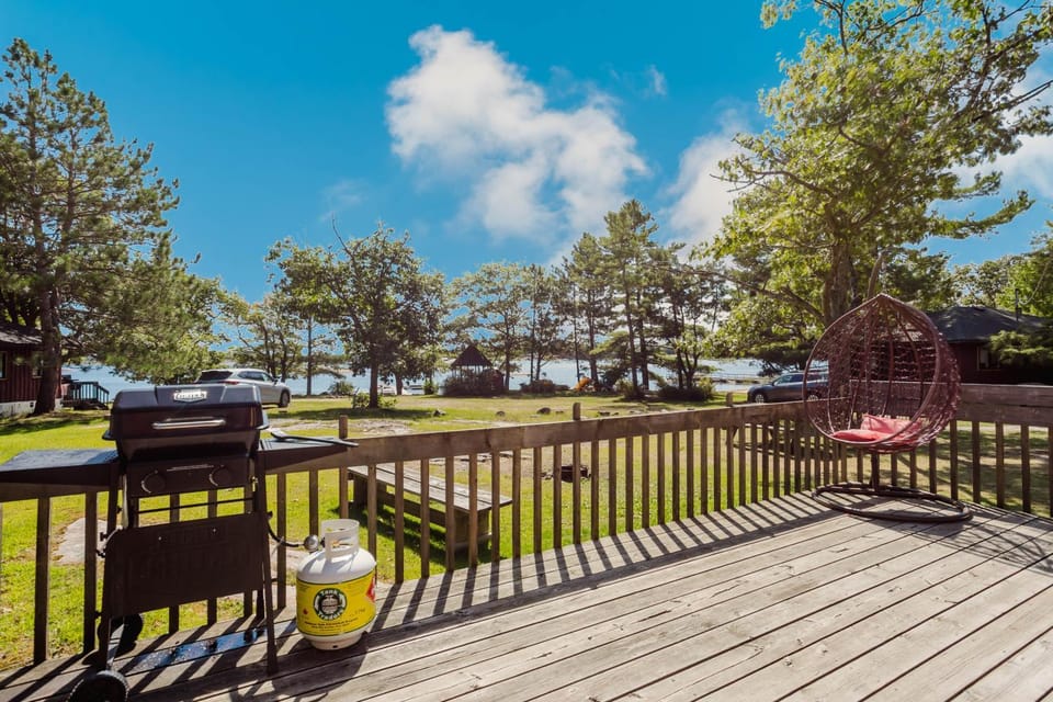 Patio, Day, Natural landscape, Summer, BBQ facilities, Garden, View (from property/room), Balcony/Terrace, Balcony/Terrace, Garden view, Lake view, Landmark view