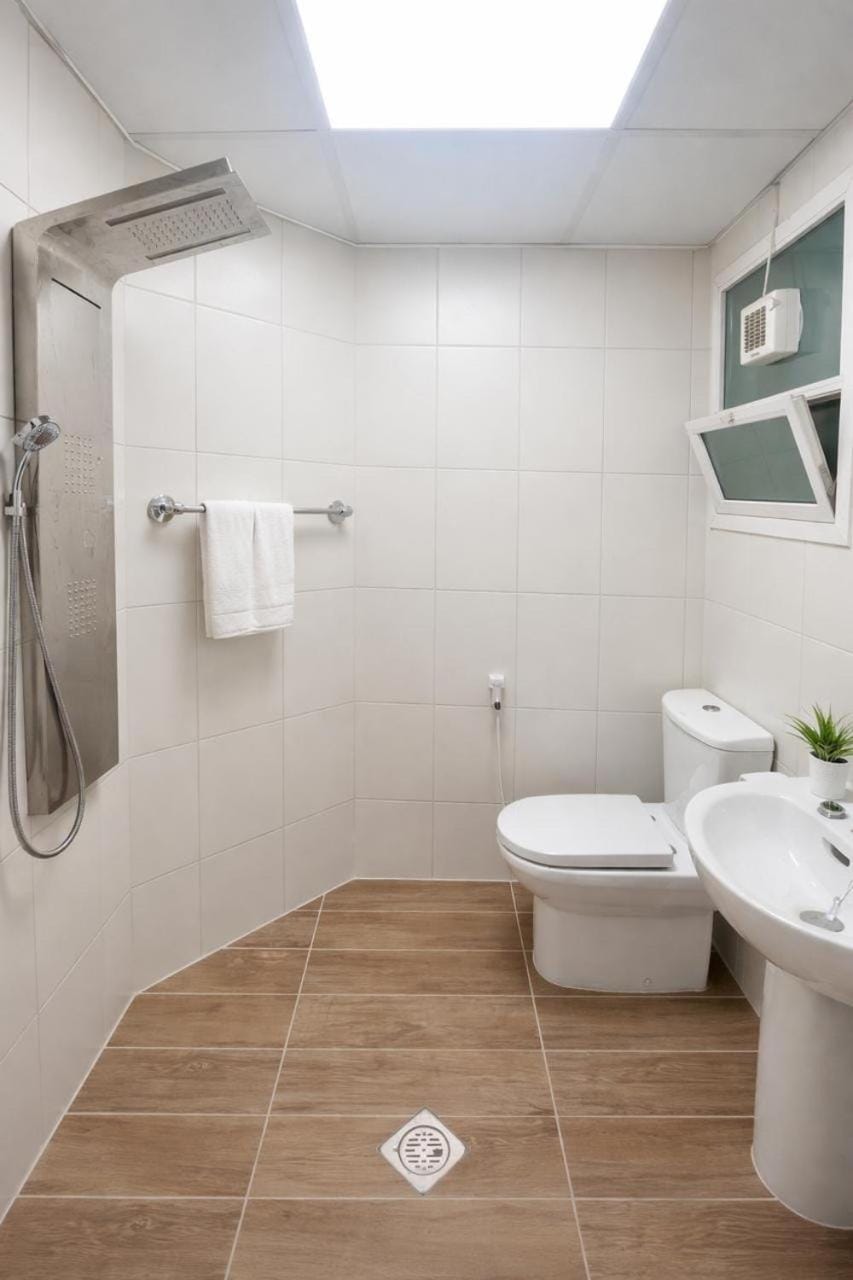 Sahara View Guest House Prime Location on the Dubai Sharjah Border Bed and Breakfast in Al Sharjah