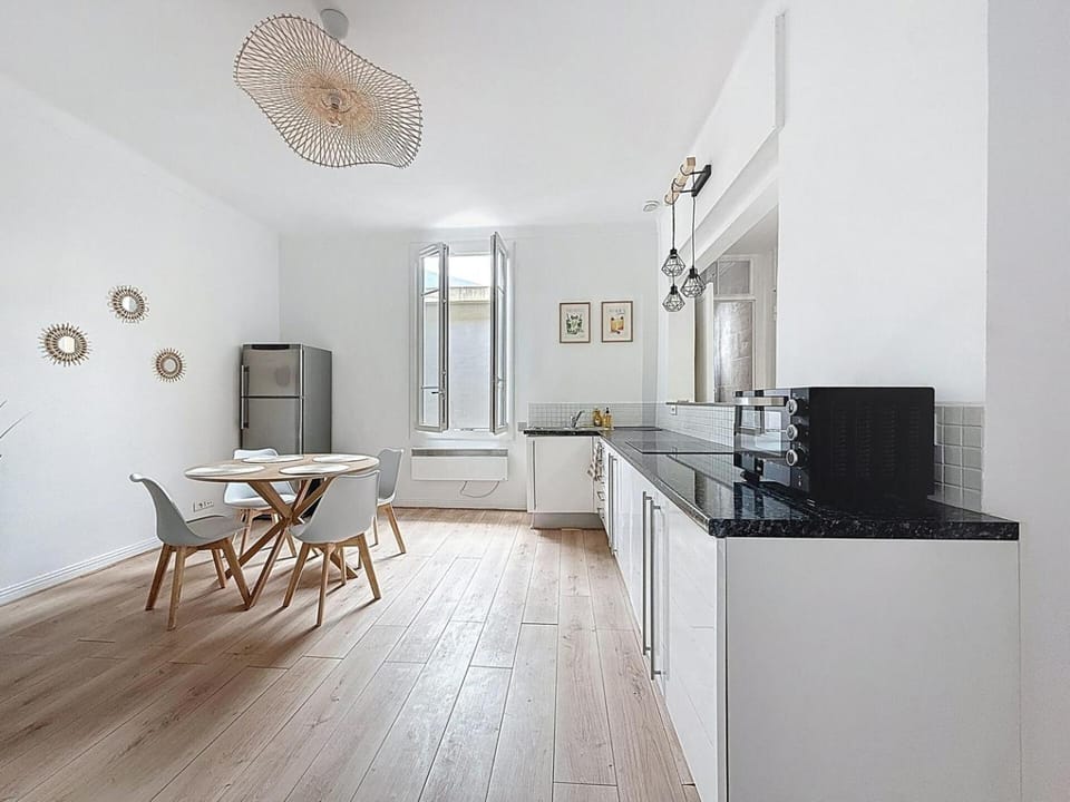 Superbe appartement rénové 1 chambre - Nice Mantega Apartment in Nice