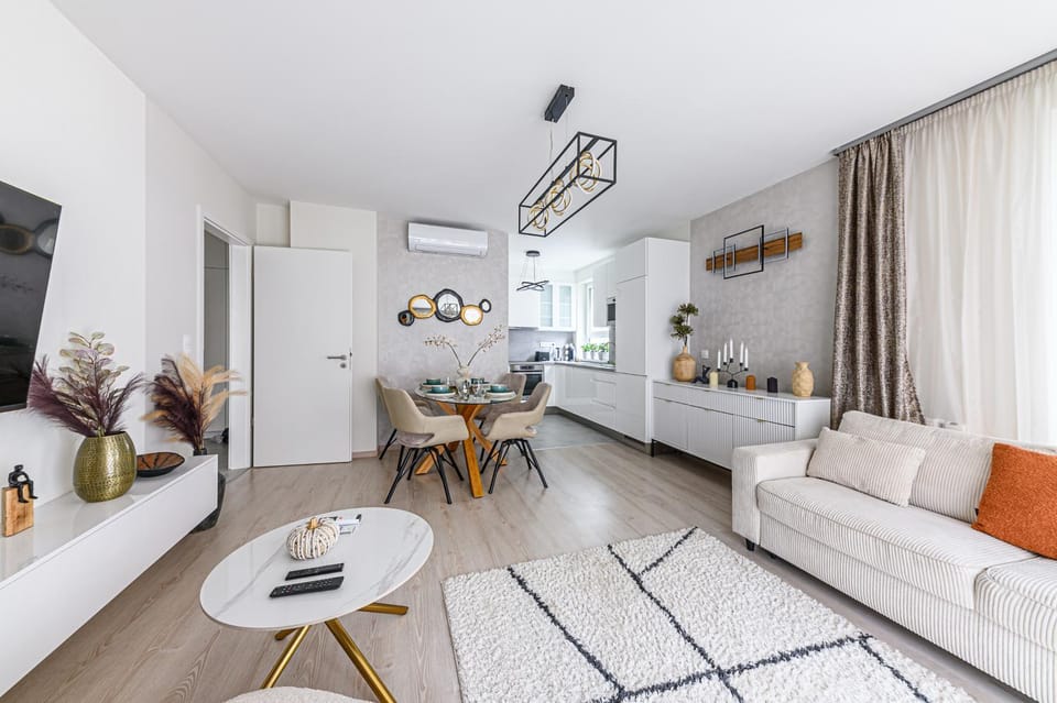 Living room, Dining area, kitchen