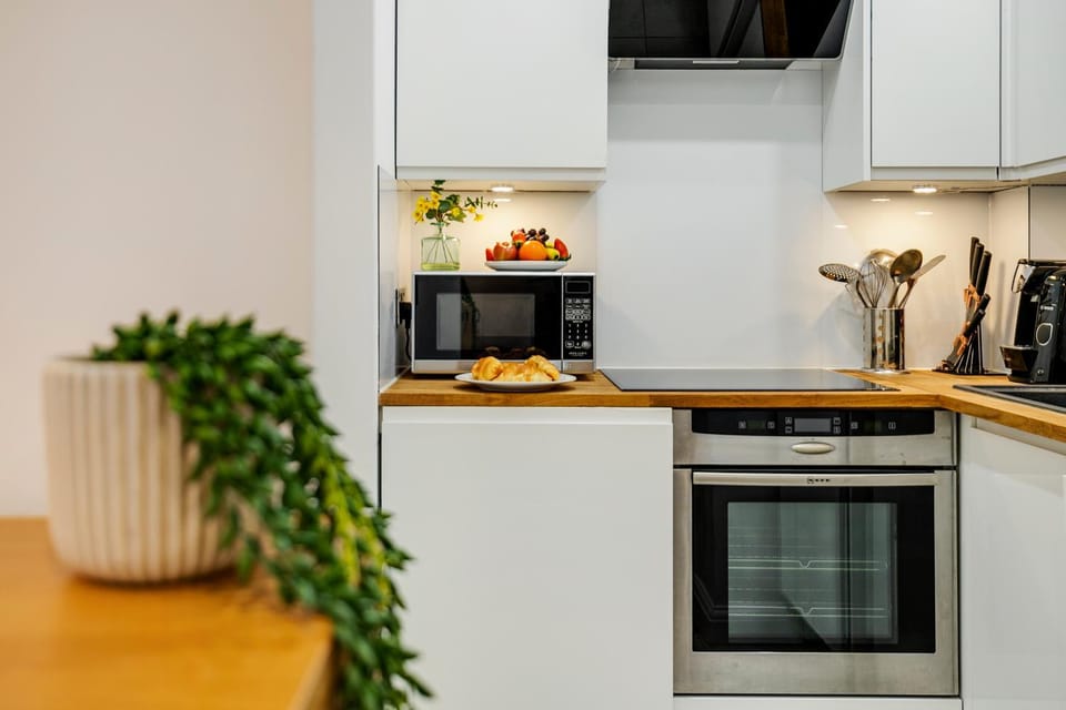Large Studio in Belsize Grove Apartment in London Borough of Camden