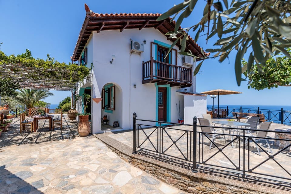 Property building, Patio, Natural landscape, Balcony/Terrace