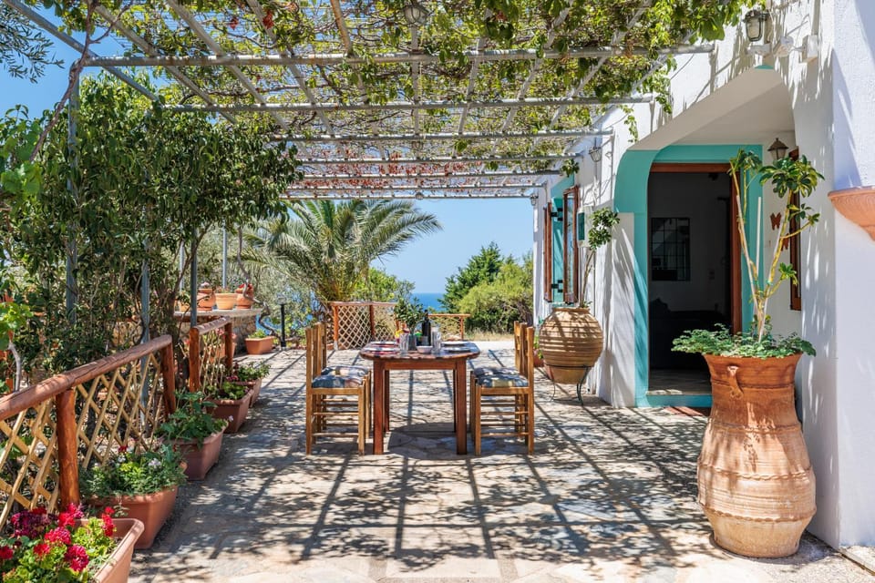 Property building, Patio, Day, Garden, Dining area