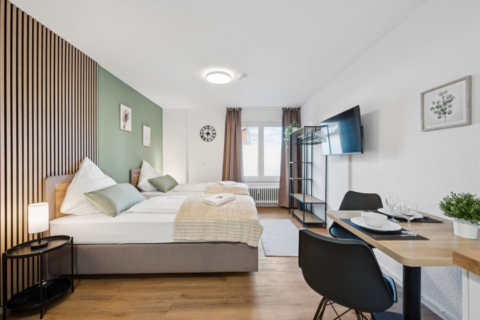 Bed, TV and multimedia, Photo of the whole room