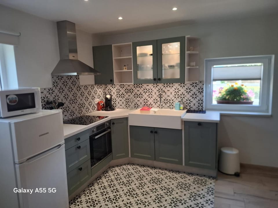 Kitchen or kitchenette, Living room