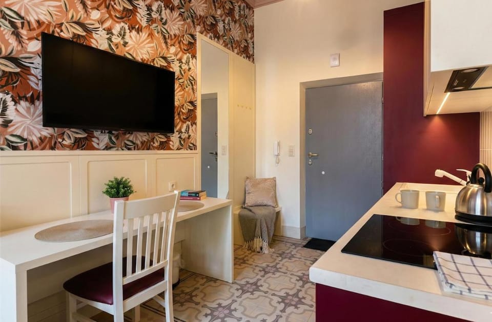 TV and multimedia, Kitchen or kitchenette, Dining area