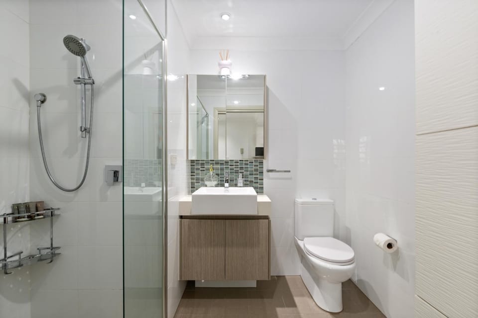 Spacious 3-Bed Apartment in the Heart of St Ives Apartment in Sydney