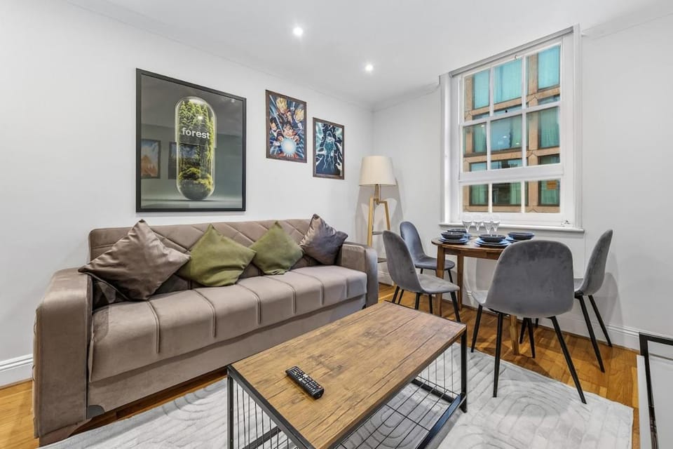 Earth FLOWZ 2BR - Zone 1 - Sleeps 5 Apartment in London Borough of Islington