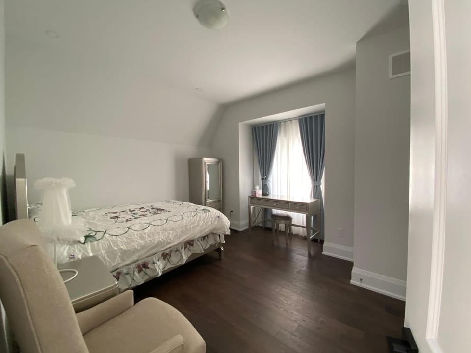 A - Modern Room near Yonge-Finch -Willowdale Grand Residence Bed and Breakfast in Toronto