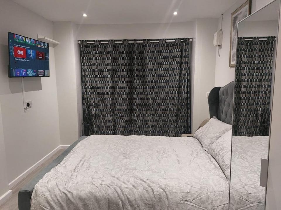 Serene and Cosy Private Studio Apartment in Aylesbury Vale