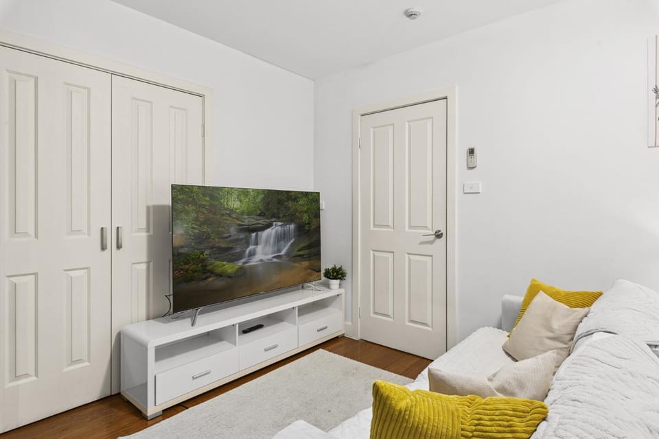 Ground Floor One-Bed with Courtyard Access Apartment in Sydney