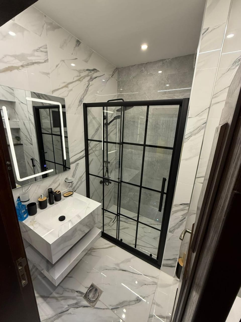 شقة مميزة في عبدون -Special apartment in Abdon Apartment in Africa