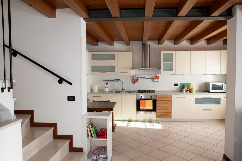 Kitchen or kitchenette, dishwasher, minibar, oven, stove