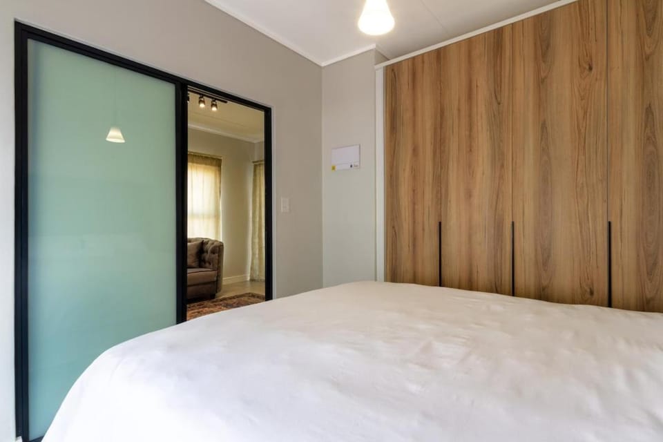 Stylish Modern 1 Bedroom Apartment in Sandton