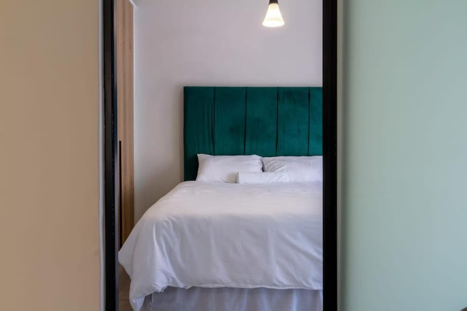 Stylish Modern 1 Bedroom Apartment in Sandton