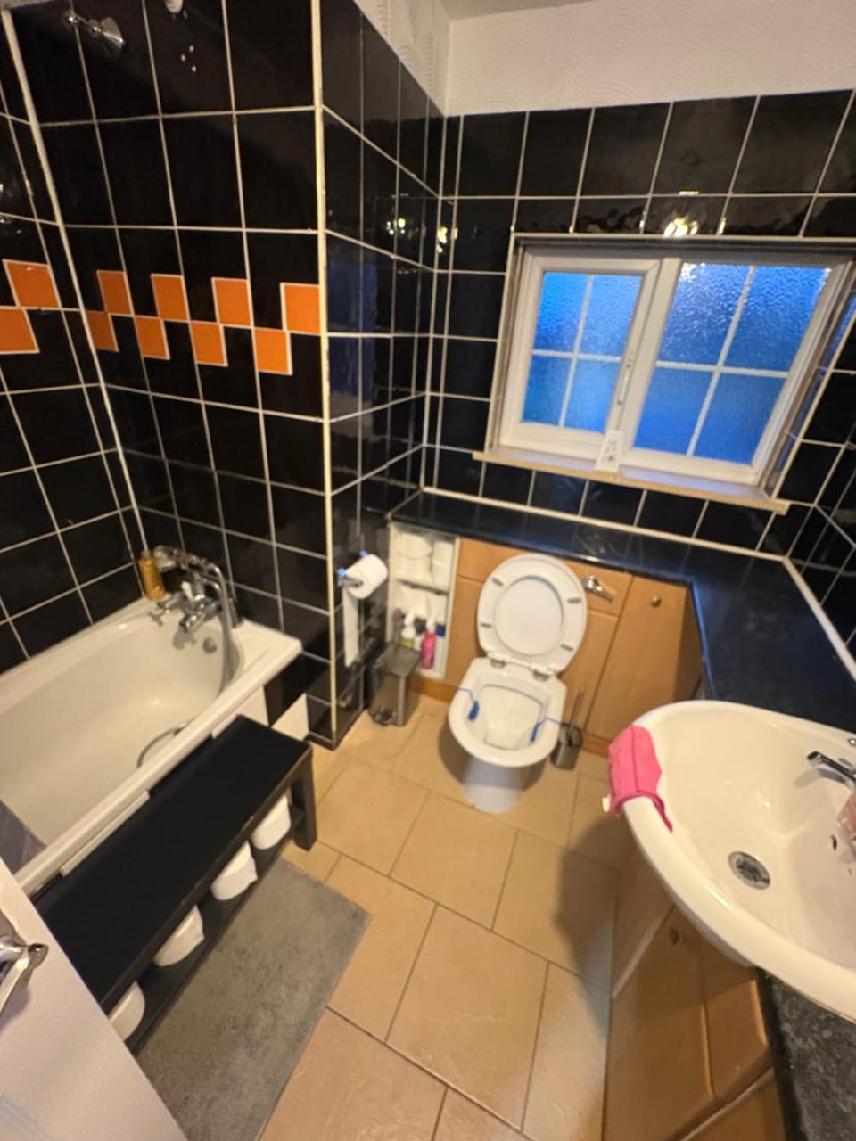 Cosy room 3 T Gatwick Bed and Breakfast in Crawley