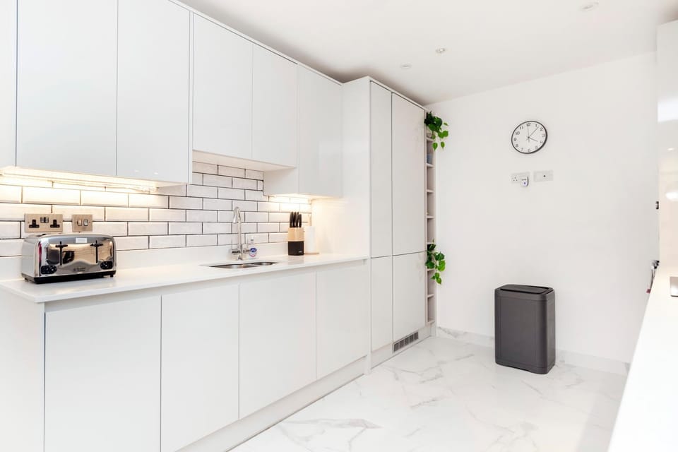 Beautiful 3-Bedroom House on the Edge of Hyde Park House in City of Westminster