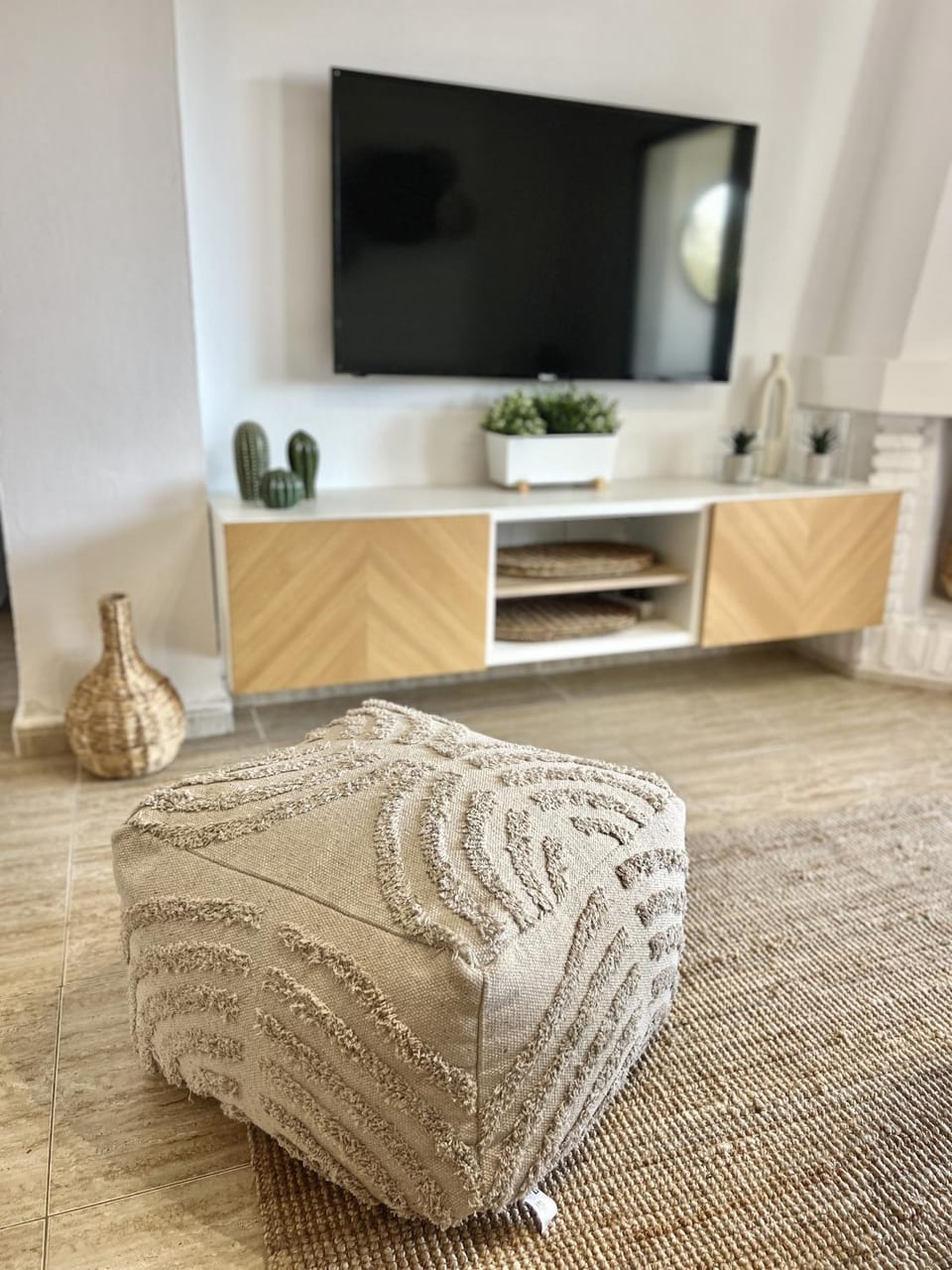 Communal lounge/ TV room, Living room