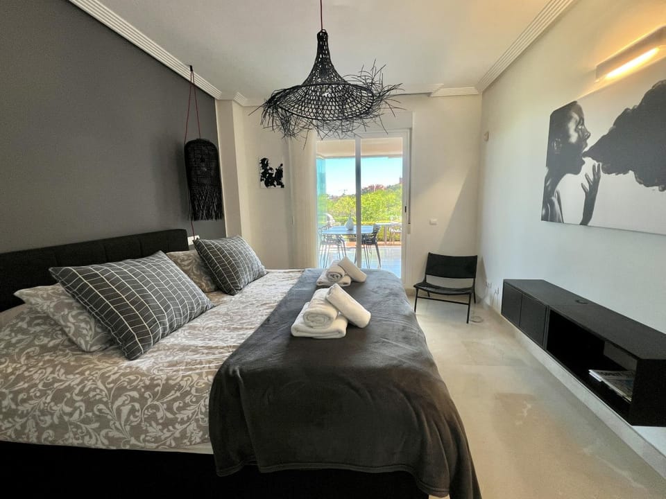 20 -Apartment with garden in La Mairena, Ojen Apartment in Marbella