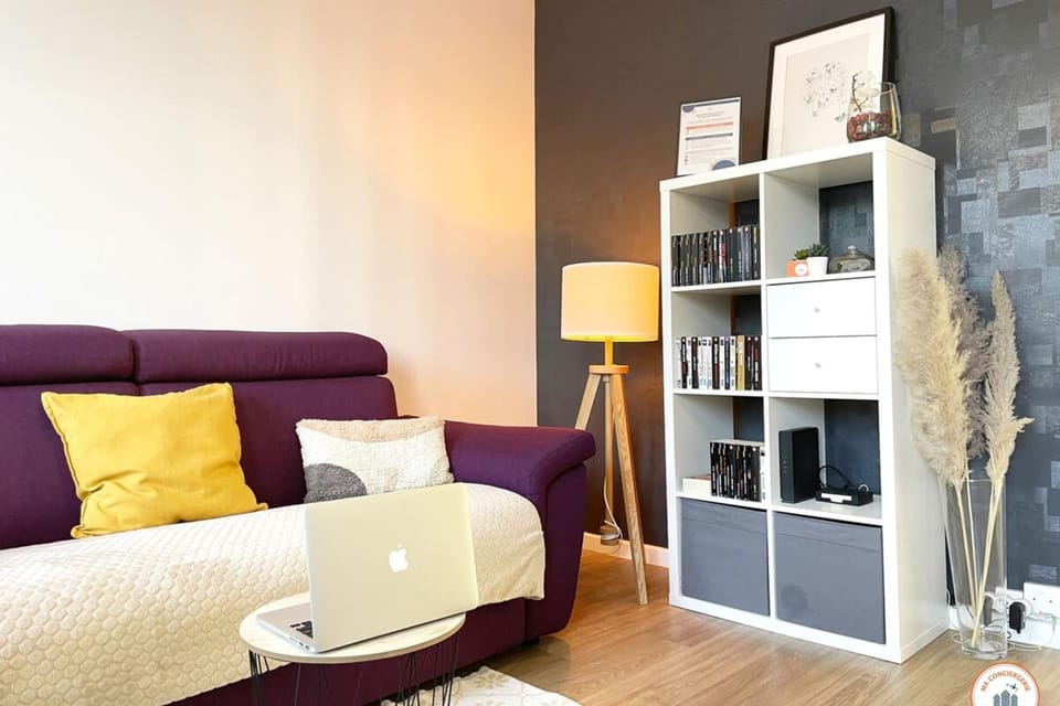 Library, Living room