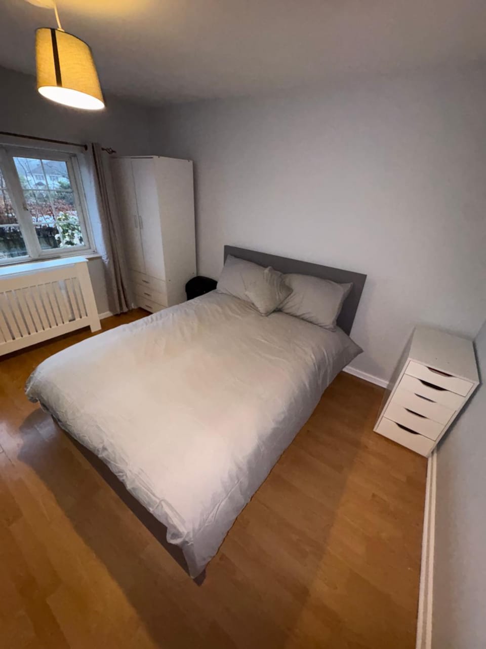 Cosy room 4 T Gatwick Bed and Breakfast in Crawley