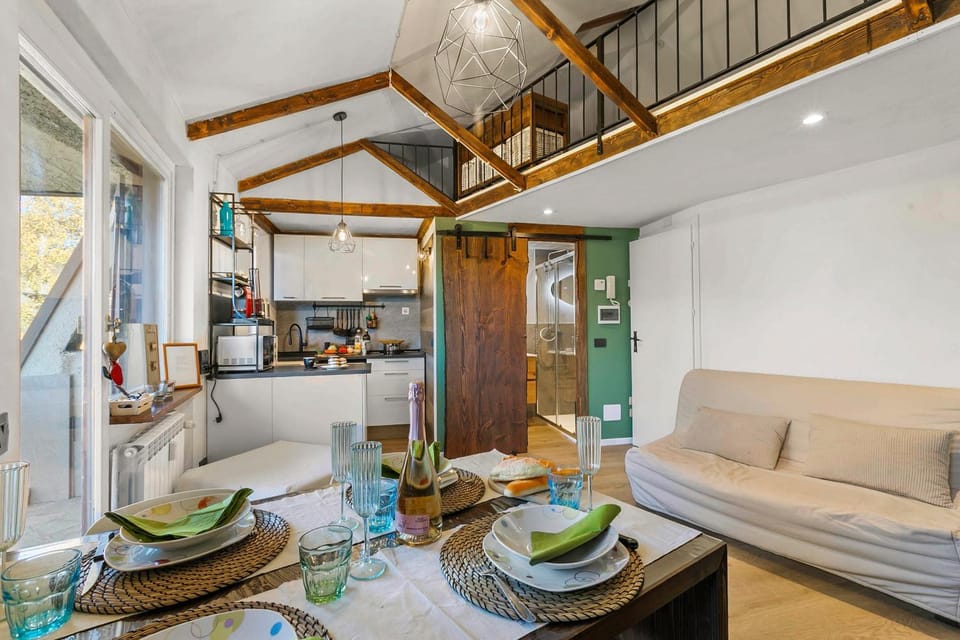 Living room, Dining area