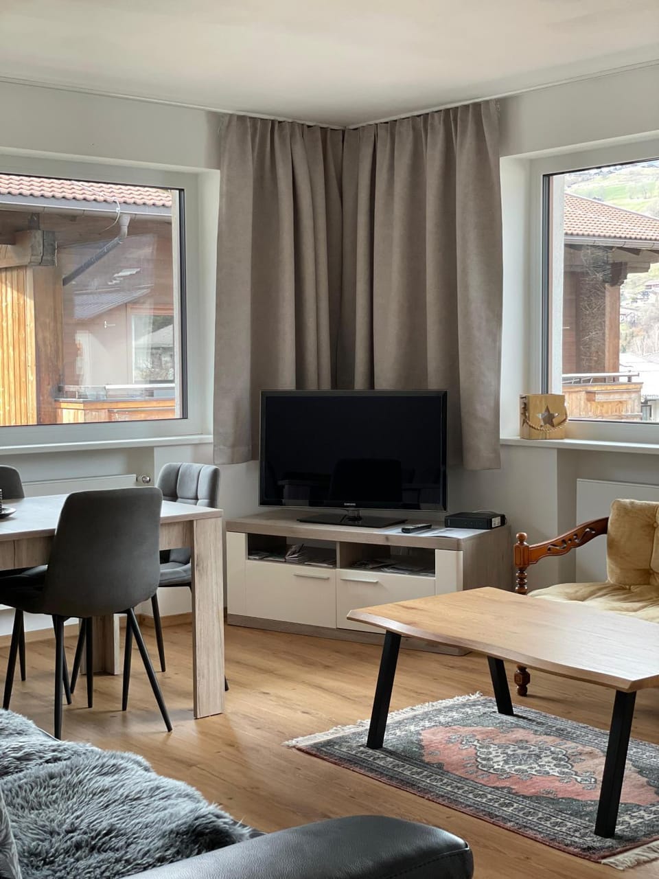 Communal lounge/ TV room