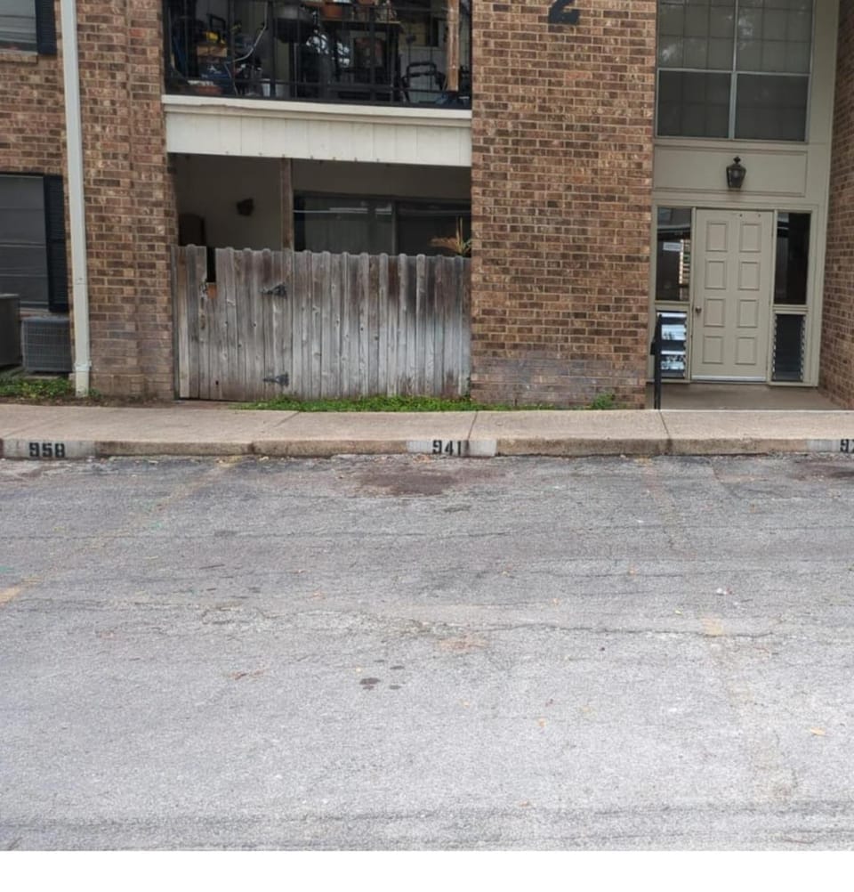1 Bedroom and 1 Bathroom Apartment in the Médical Center Apartment in San Antonio