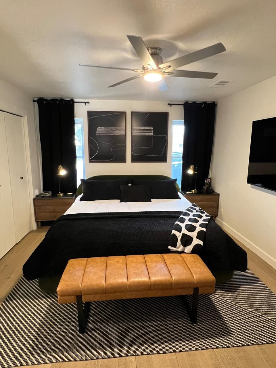 Midland Luxe, Pool, Fire Pit, Workspace, Pool Table Villa in Midland