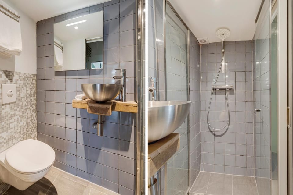 Shower, Toilet, Bathroom, towels