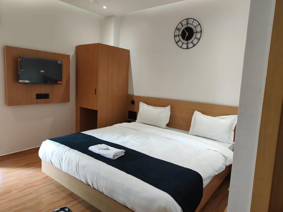 Bed, wardrobe