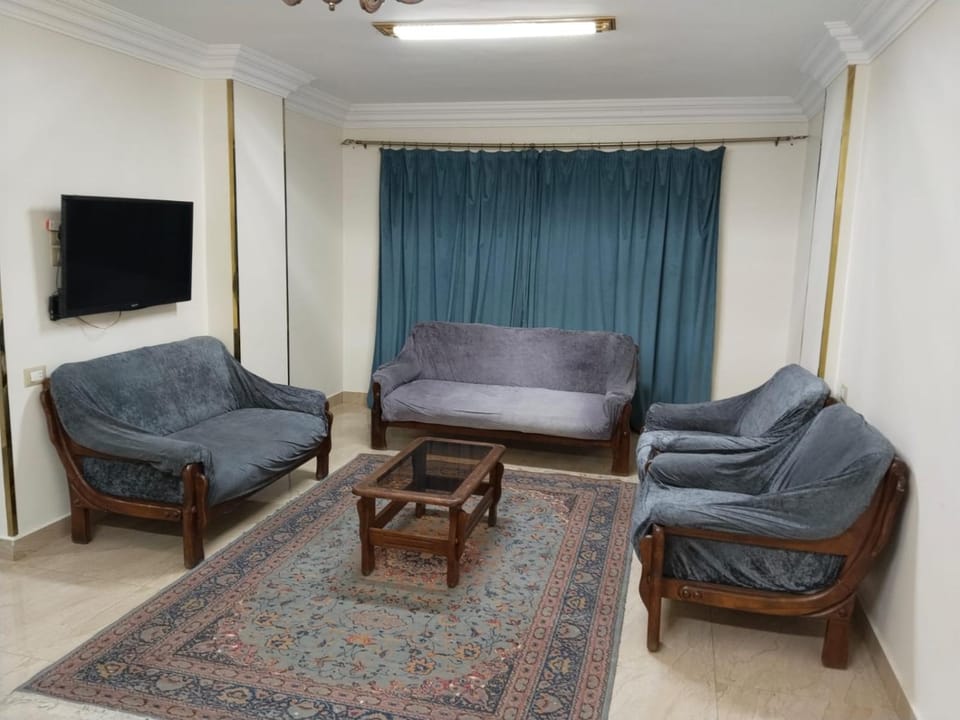 Modern Apartment Near Grand Egyptian Museum & Pyramids Apartment in Egypt