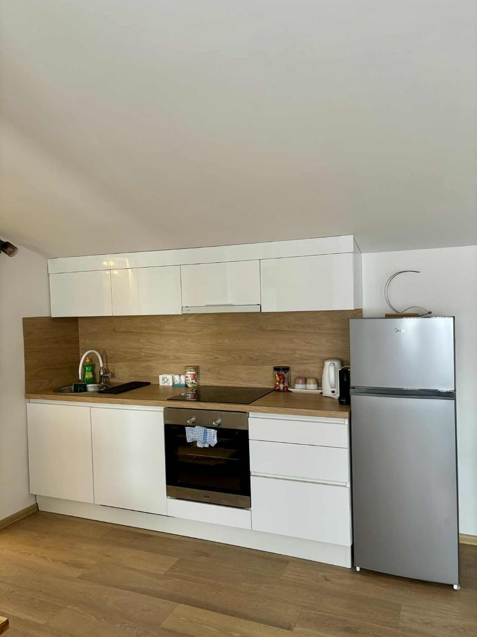 dishwasher, oven, kitchen