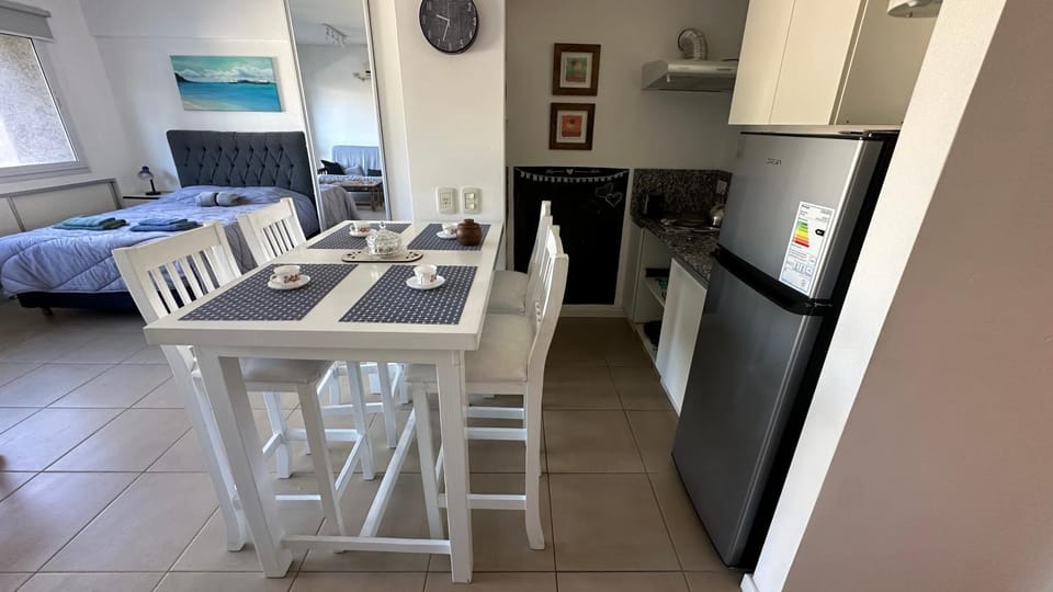 Kitchen or kitchenette, Dining area, kitchen
