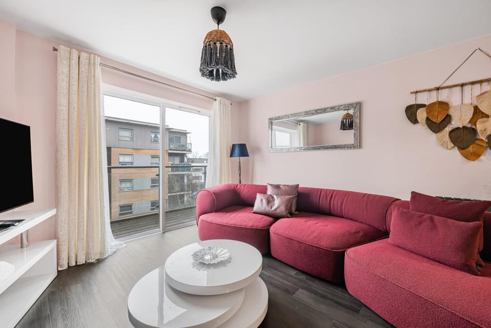 Communal lounge/ TV room, TV and multimedia, Living room, Seating area