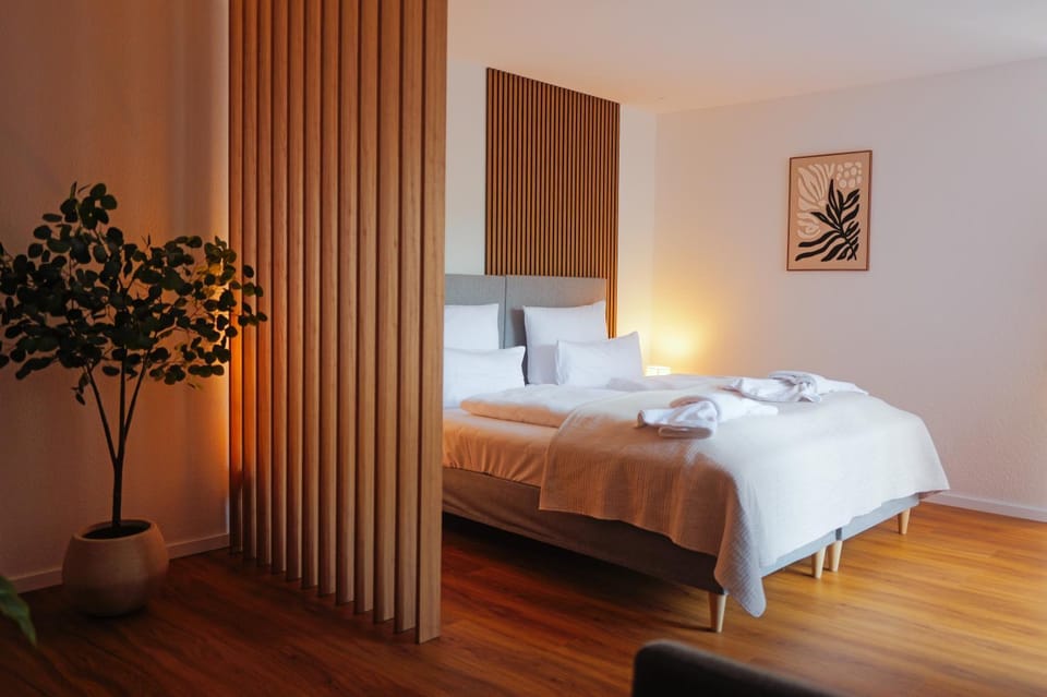 Photo of the whole room, Bedroom
