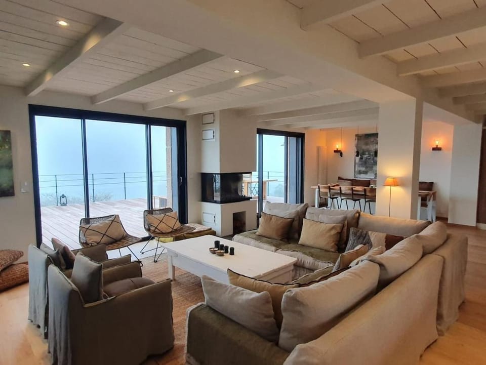 Designer villa, south-facing, sea view House in Perros-Guirec