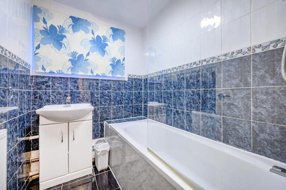 RB10O- Satisfying and Spacious Stay Apartment in Leeds