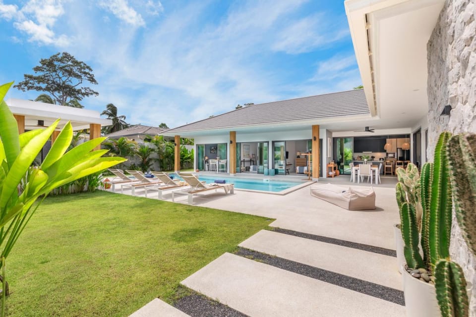 Property building, Swimming pool