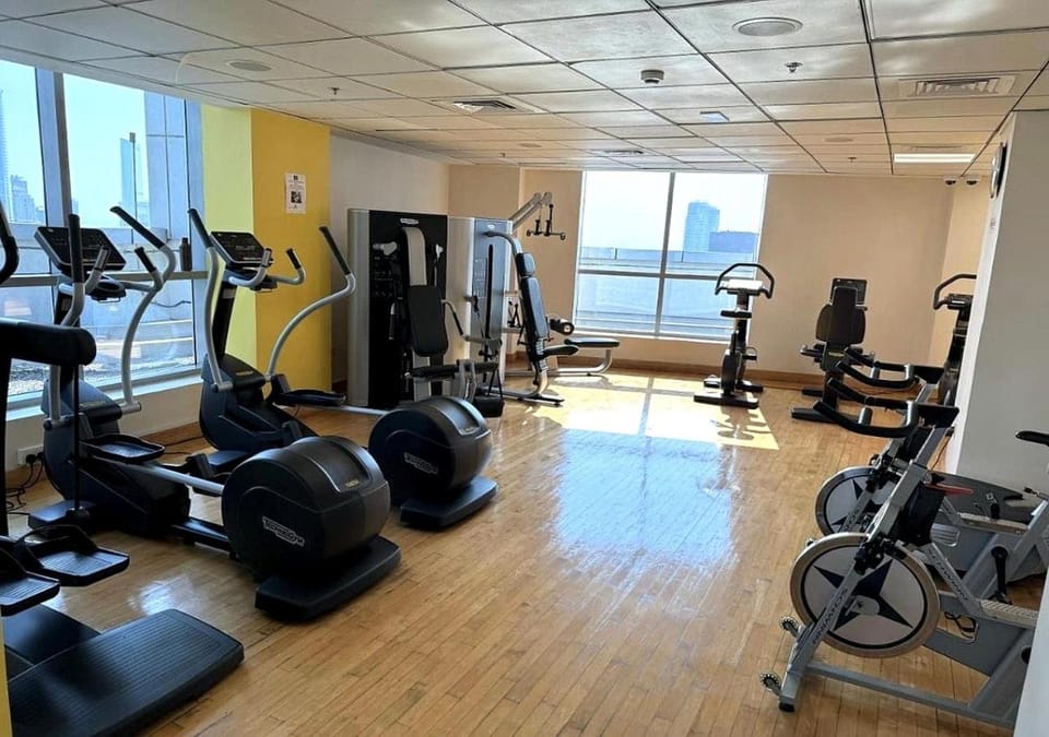 Modern 1BR Marina 3mins walk to JBR Beach & Tram Apartment in Dubai