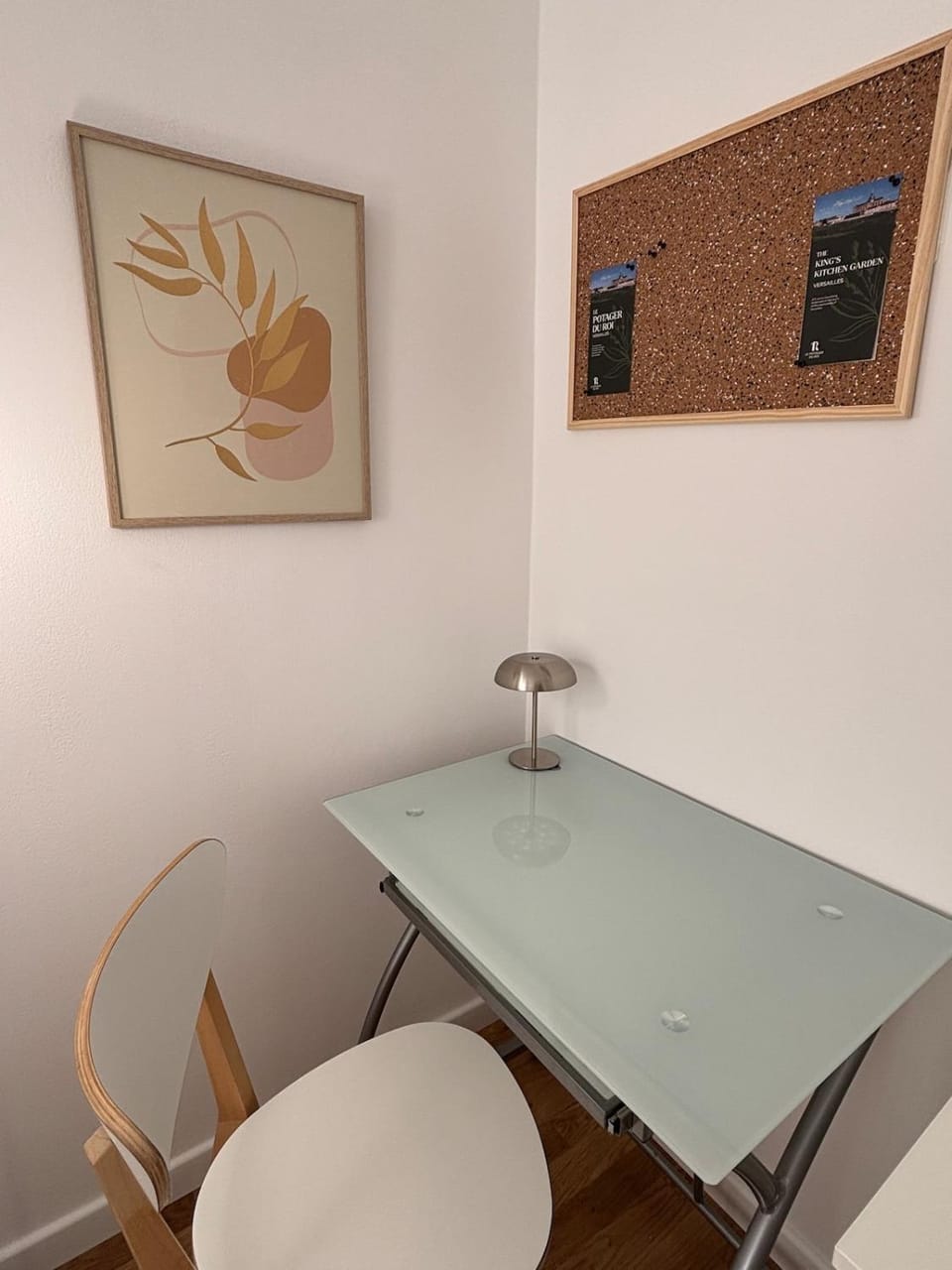 Business facilities, Seating area