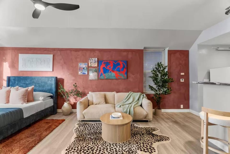 Boutique Studio Hideaway Near Forest Park Apartment in Saint Louis