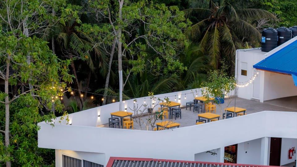 Restaurant/places to eat, Balcony/Terrace, Kitchen or kitchenette