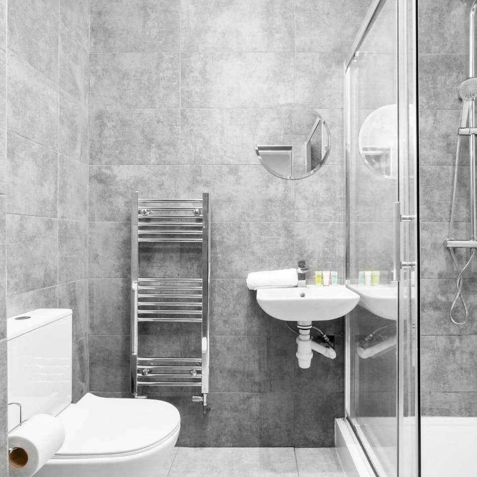 Toilet, Bathroom, towels