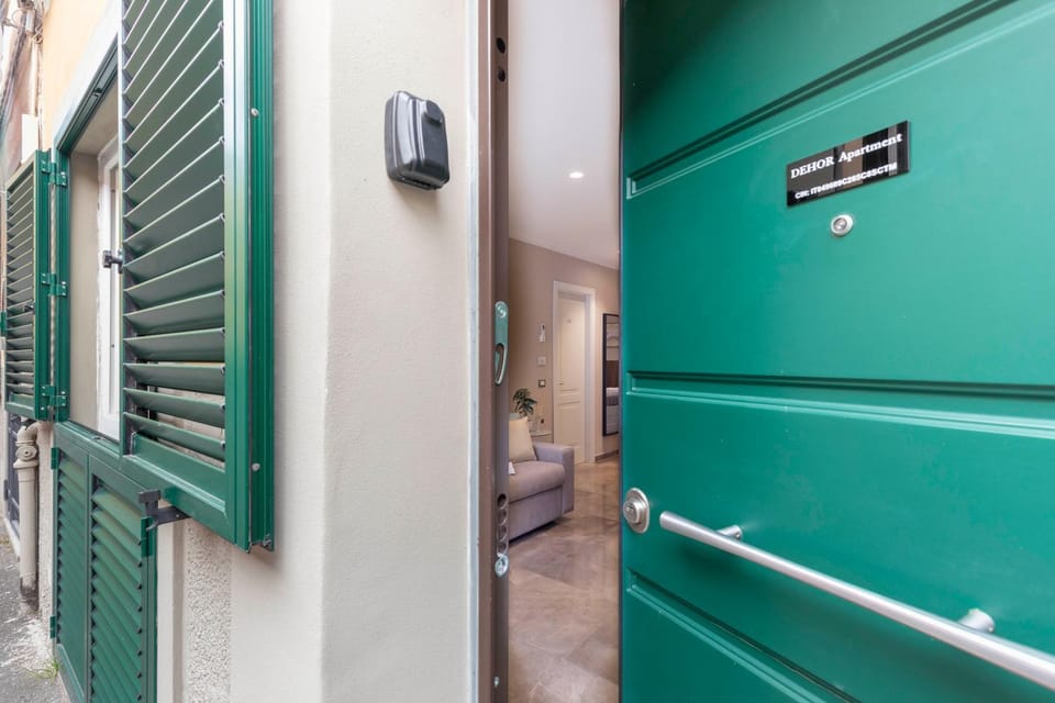 Dehor Apartment, Zona Porto Livorno Apartment in Livorno