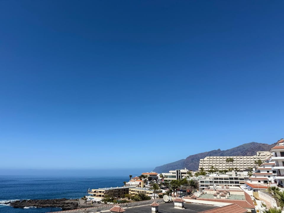 City view, Sea view