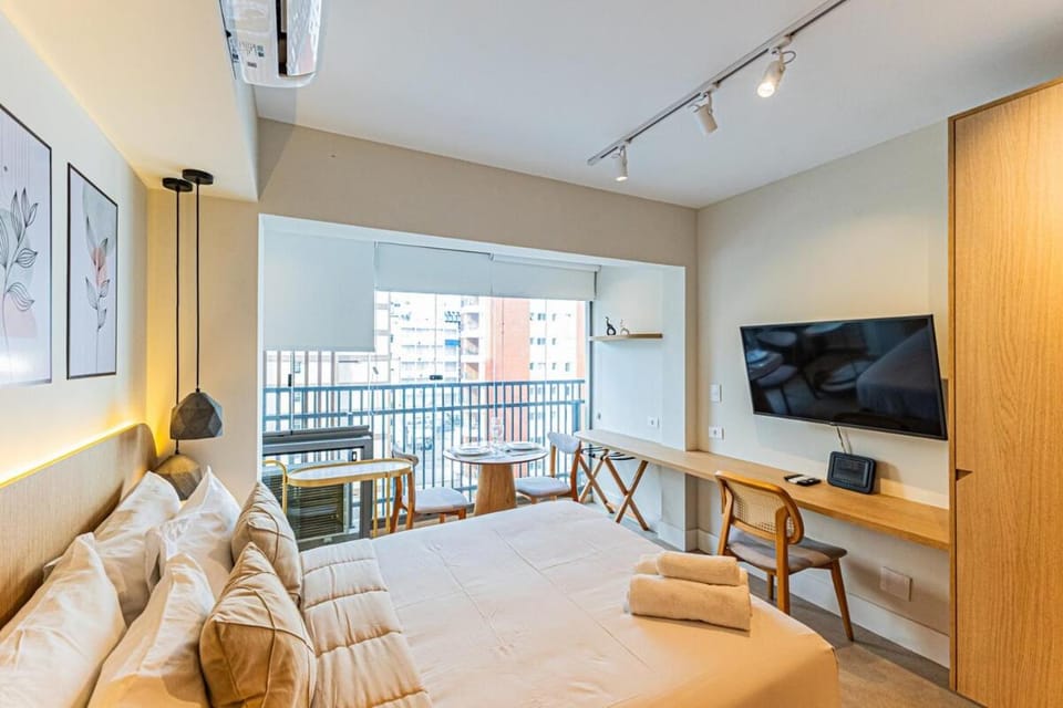 Communal lounge/ TV room, Bed, TV and multimedia, View (from property/room), Balcony/Terrace, Photo of the whole room, Dining area, Bedroom