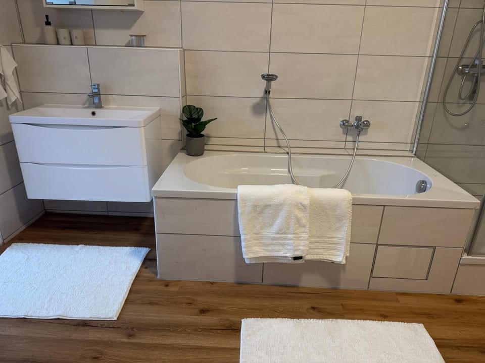 Bathroom, towels