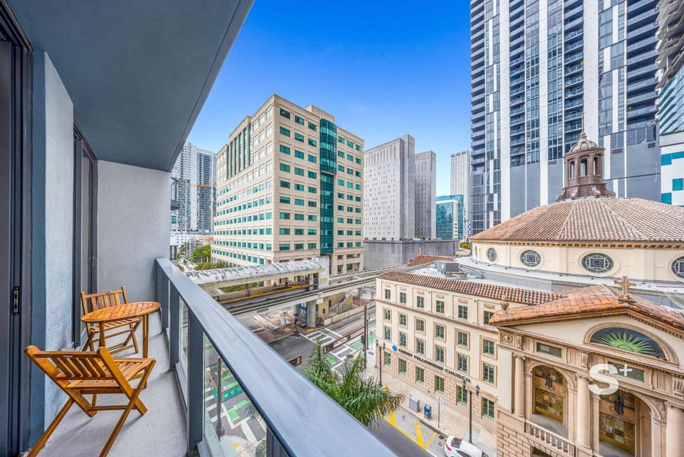 Balcony/Terrace, City view